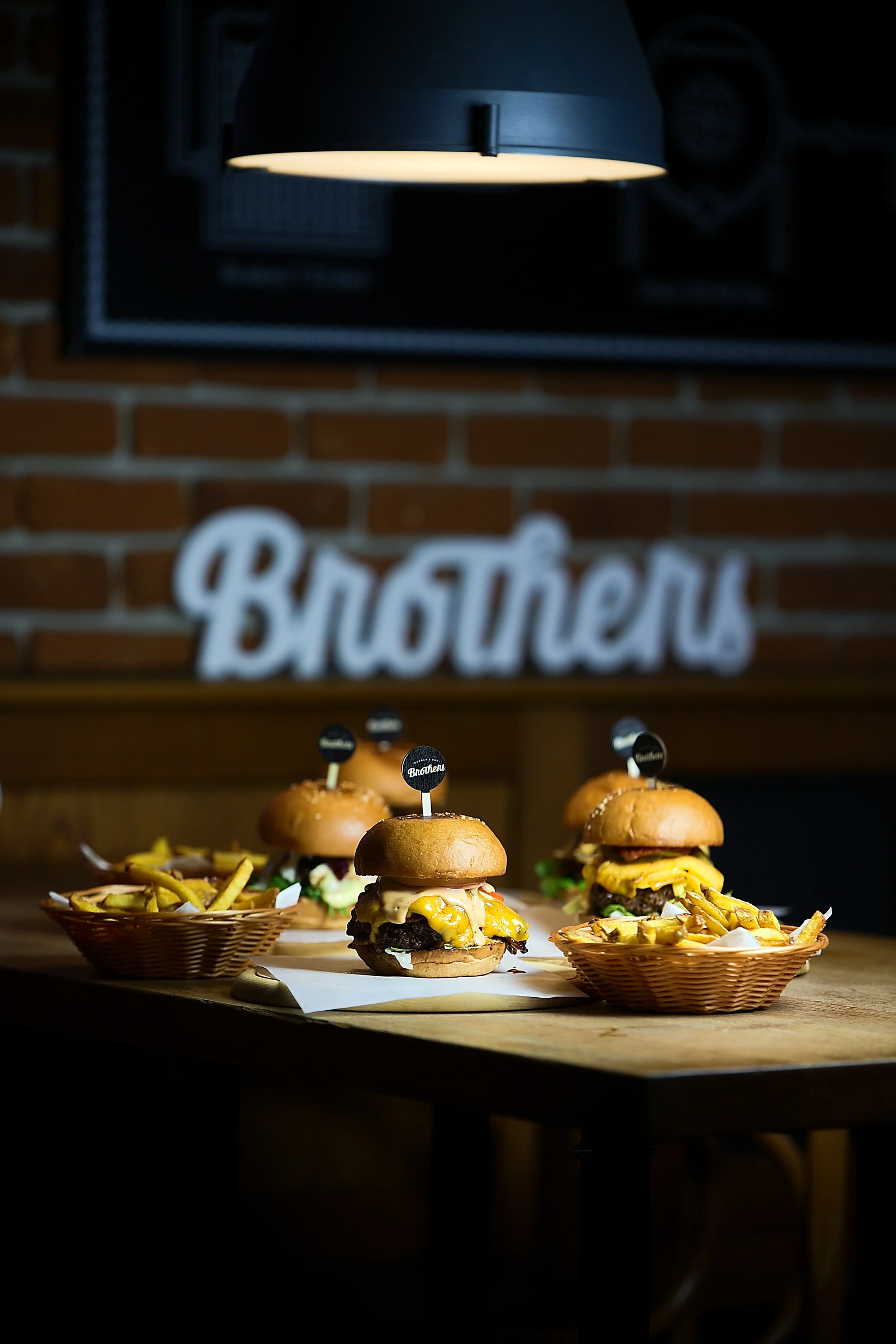 Burger and Beer Brothers: Poctivá nabídka burgerů v Olomouci!