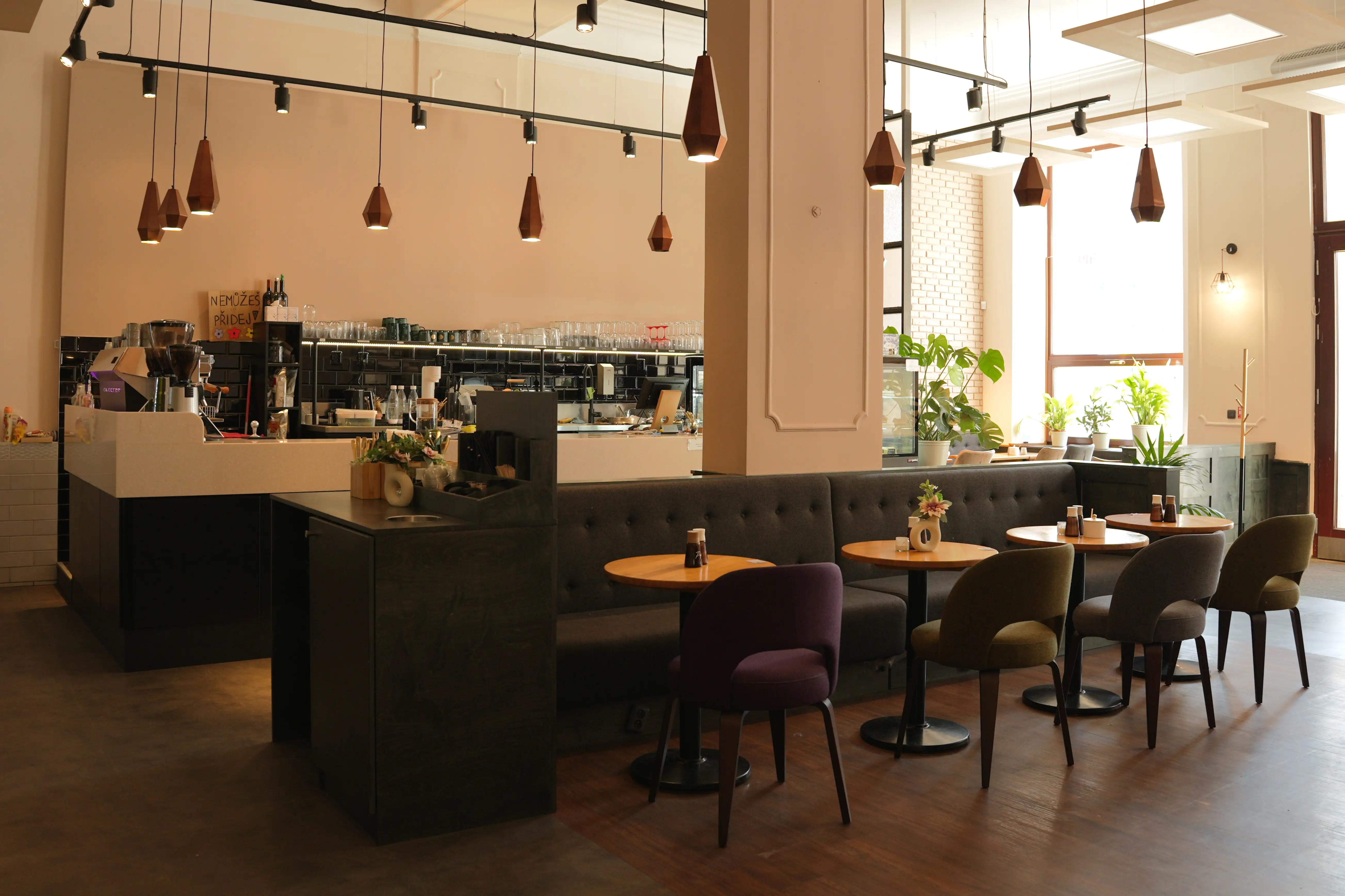 kavarna-tribes-brunch-coffee-olomouc-2.webp
