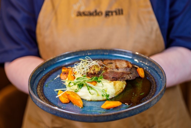 hlavnchod_asadogrill_kamzajitolomouc.jpg
