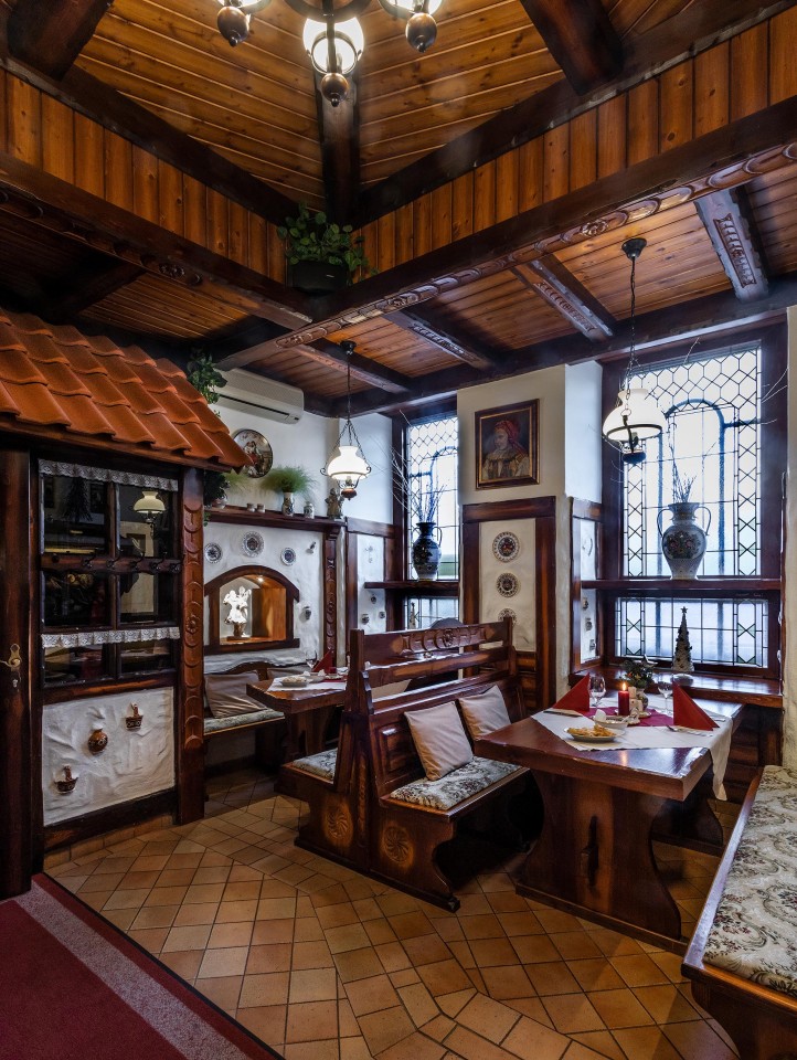 moravska_restaurace_interier_kamzajitolomouc.jpg