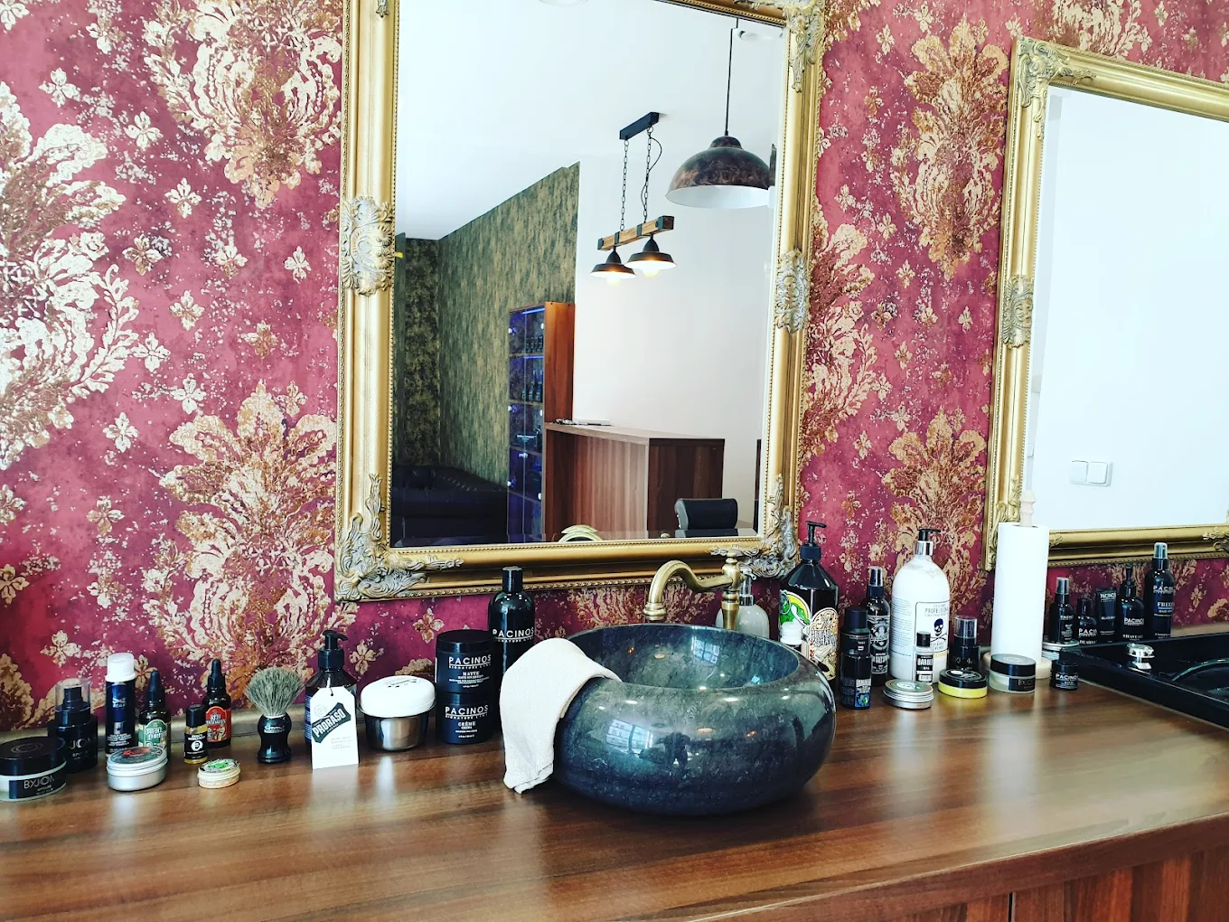 capone-barbershop.webp